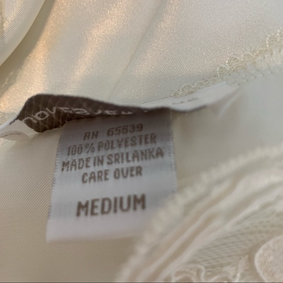 Jones New York Lace Ivory Nightgown Chemise Lingerie with Flaw VTG - Picture 9 of 14
